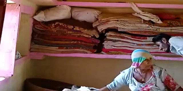 FSI Blog Sex MMS Village mature aunty fucking boy for money